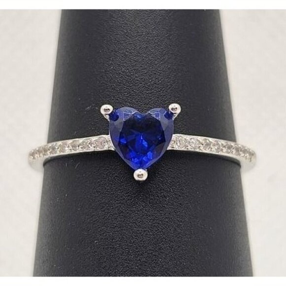 Heart-Shaped Blue CZ Ring in 925 Silver Size 6 (NWOT) - Picture 2 of 3